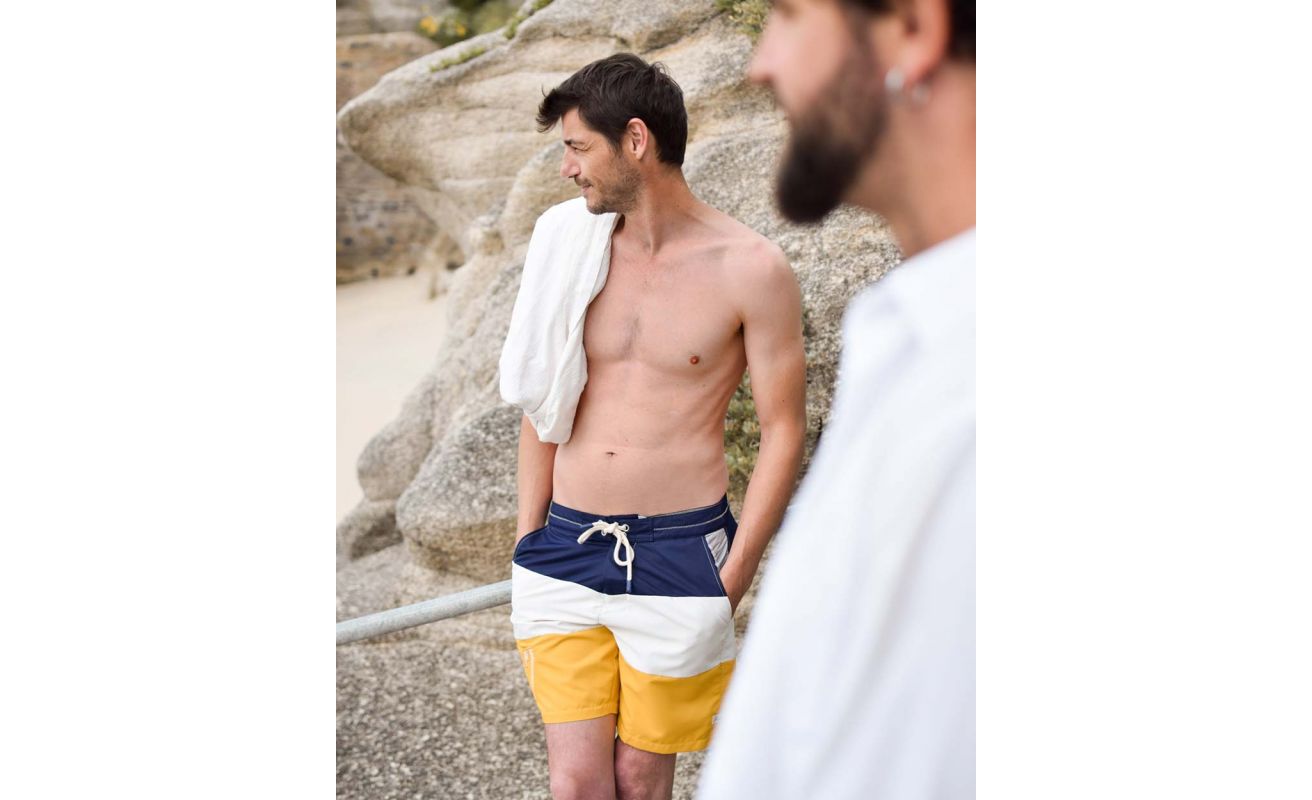 Sun Swim Short · Navy blue and yellow recyclé